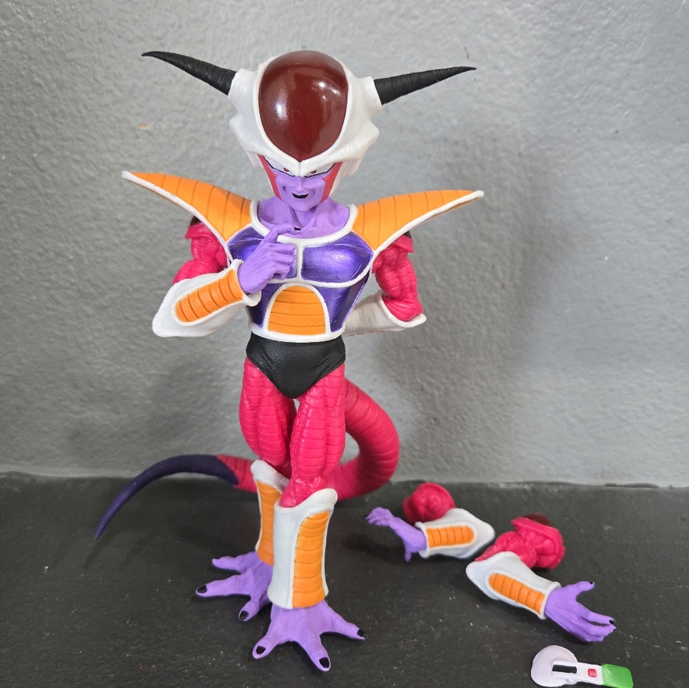 Frieza first form Dragon Ball Z figure